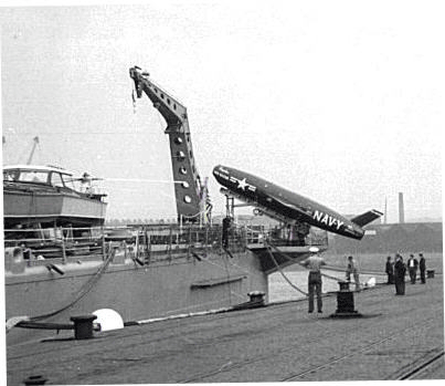 houselg.jpg (40745 bytes)